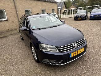 Coche accidentado Volkswagen Passat 1.4 TSI Comfl.Ex.Ed. DSG!!! REST BPM €600,-!!! 2013/7