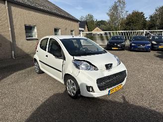 Unfallwagen Peugeot 107 1.0-12V XR AIRCO 2011/12