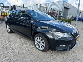 uszkodzony samochody osobowe Seat Leon 1.2 TSI Style Business 2017/7