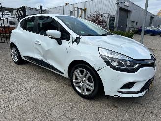 Schadeauto Renault Clio 1.0 TCe Life 2020/10