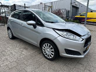 damaged passenger cars Ford Fiesta 1.0 Style 2016/5