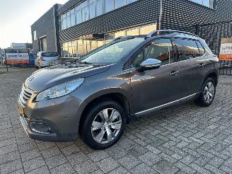 Peugeot 2008 1.2 VTi Allure Pack Premium Plus picture 3