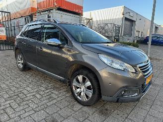 uszkodzony samochody osobowe Peugeot 2008 1.2 VTi Allure Pack Premium Plus 2014/2