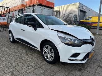 skadebil auto Renault Clio 0.9 TCe Life 2018/4