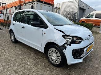 Schadeauto Volkswagen Up! 1.0 take up! BlueMotion 2013/9