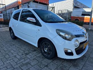 uszkodzony samochody osobowe Renault Twingo 1.2 16V Collection 2012/6
