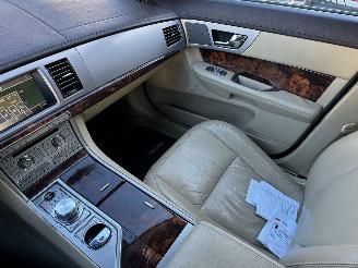 Jaguar XF 2.7D V6 Premium Luxury picture 13