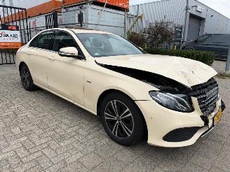 Vaurioauto  passenger cars Mercedes E-klasse 200 d || Automaat 2020/8