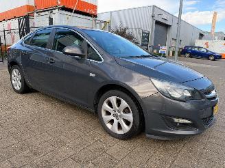 Unfallwagen Opel Astra 1.4 Turbo Business+ 2014/6