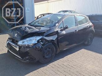 Vrakbiler auto Peugeot 208 208 I (CA/CC/CK/CL), Hatchback, 2012 / 2019 1.2 Vti 12V PureTech 2019/11