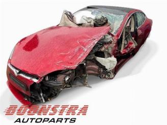 krockskadad bil auto Tesla Model S Model S, Liftback, 2012 90D 2016/12