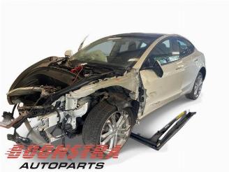 Coche siniestrado Tesla Model 3 Model 3, Sedan, 2017 Long Range AWD 75 kWh 2021/12