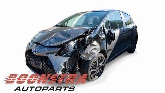 Uttjänta bilar auto Toyota Yaris Yaris III (P13), Hatchback, 2010 / 2020 1.5 16V Hybrid 2018/1