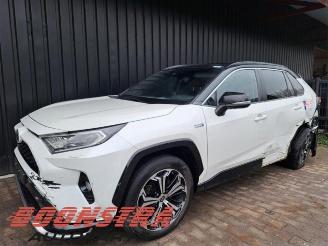 Vrakbiler auto Toyota Rav-4 RAV4 (A5), Terreinwagen, 2018 2.5 Plug-in Hybrid 16V AWD 2021/11