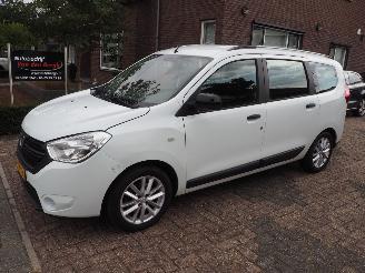 krockskadad bil auto Dacia Lodgy 1.3 TCe Laureate 7 Persoons 2019/1