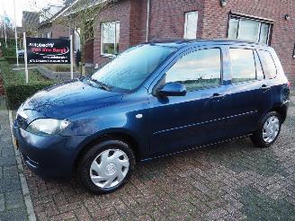 krockskadad bil auto Mazda 2 1.4 Exclusive 2005/1