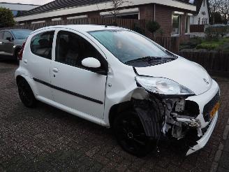 Peugeot 107 1.0 Active Automaat picture 3