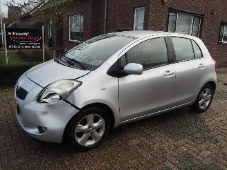 skadebil auto Toyota Yaris 1.3 VVTi Luna 2008/4