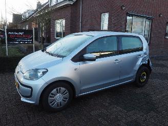 krockskadad bil auto Volkswagen Up! 1.0Move Up! BlueMotion 2012/8