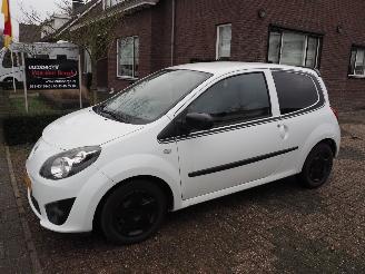 skadebil auto Renault Twingo 1.2-16VCollection 2011/2