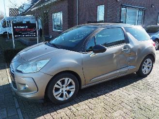 Vrakbiler auto Citroën DS3 1.6 E-hdi So Chic 2011/8