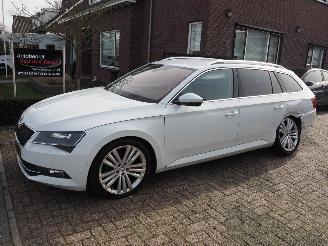 Voiture accidenté Skoda Superb 1.8 tsi style bns 2015/12