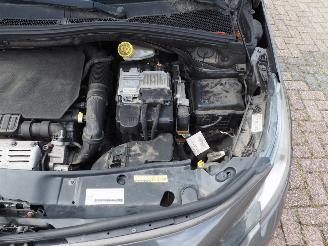Peugeot 2008 1.2 PureTech Allure picture 13