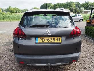 Peugeot 2008 1.2 PureTech Allure picture 5