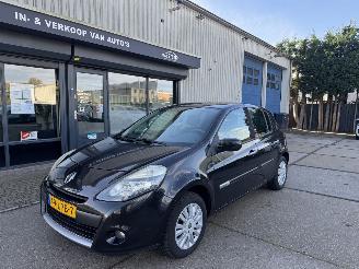 Auto incidentate Renault Clio 1.2 16V AIRCO 5-DEURS 2010/6