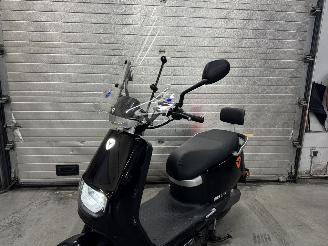 Yadea  SNORSCOOTER picture 2