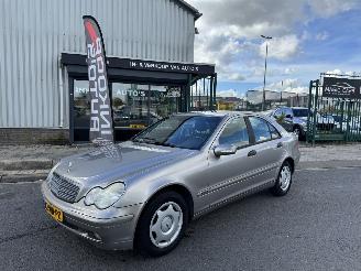 damaged passenger cars Mercedes C-klasse C180 KOMPRESSOR AIRCO 2003/8