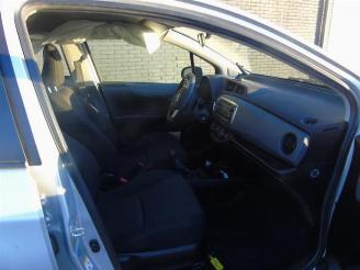 Toyota Yaris Yaris III (P13), Hatchback, 2010 / 2020 1.0 12V VVT-i picture 4