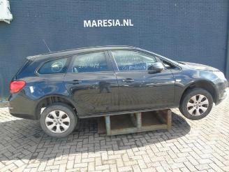 Uttjänta bilar auto Opel Astra Astra J Sports Tourer (PD8/PE8/PF8), Combi, 2010 / 2015 1.6 CDTI 16V 2015/11