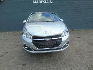 Peugeot 208 208 I (CA/CC/CK/CL), Hatchback, 2012 / 2019 1.2 12V e-THP PureTech 110 picture 2