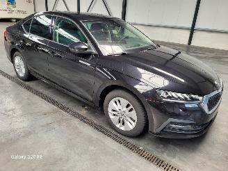 Damaged car Skoda Octavia Limo 1.5 TSi 110-KW DSG e-Tec 2023/2