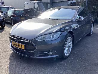Vaurioauto  passenger cars Tesla Model S 85D Base 2015/9