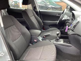 Hyundai I-30  picture 10