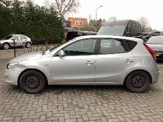 Hyundai I-30  picture 8