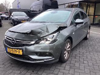 krockskadad bil auto Opel Astra 1.4 Turbo Innovation 2019/6