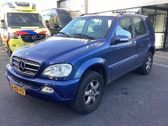 krockskadad bil auto Mercedes M-klasse 500 V 2002/3