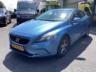 uszkodzony samochody osobowe Volvo V-40 2.0 D2 2015/7