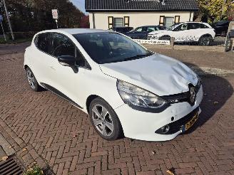 Renault Clio 0,9 TCE NIGHT DAY picture 3