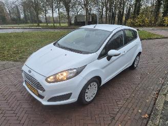 krockskadad bil auto Ford Fiesta 1.6 TDCI Lease Style 2014/2
