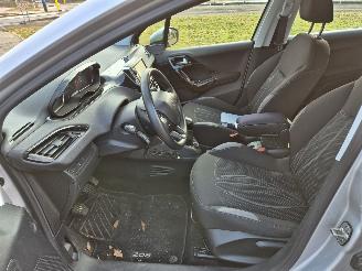 Peugeot 208 1.2 VTi Active picture 9