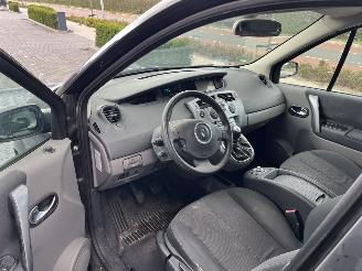 Renault Grand-scenic 2.0-16V Tech Line Navi Clima picture 7