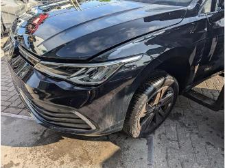 Vrakbiler auto Volkswagen Golf Golf VIII (CD1), Hatchback, 2019 1.0 TSI 12V 2023/1