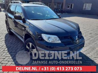 demontáž osobní automobily Mitsubishi Outlander Outlander (CU), SUV, 2001 / 2007 2.0 16V 4x2 2008/10
