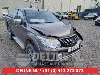 Vrakbiler auto Mitsubishi L-200 L-200, Pick-up, 1986 / 1996 2.4 Clean Diesel 4WD 2016/2