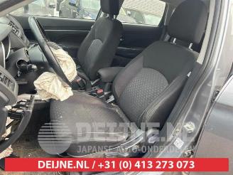 Mitsubishi ASX ASX, SUV, 2010 / 2023 1.8 DI-D MIVEC 16V picture 25