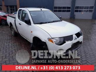 Salvage car Mitsubishi L-200 L-200 (KA/KB), Pick-up, 2005 / 2015 2.5 DI-D 4x4 2008/3